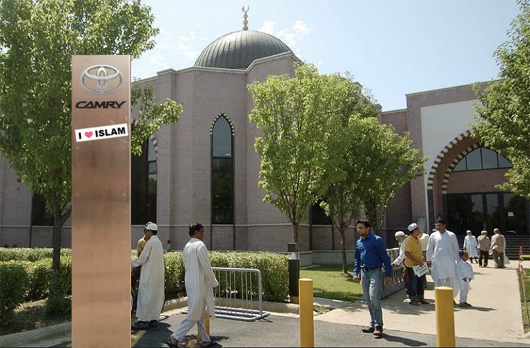 Mysterious Toyota Camry Monolith Appears in Mosque Parking Lot, Blocks Traffic